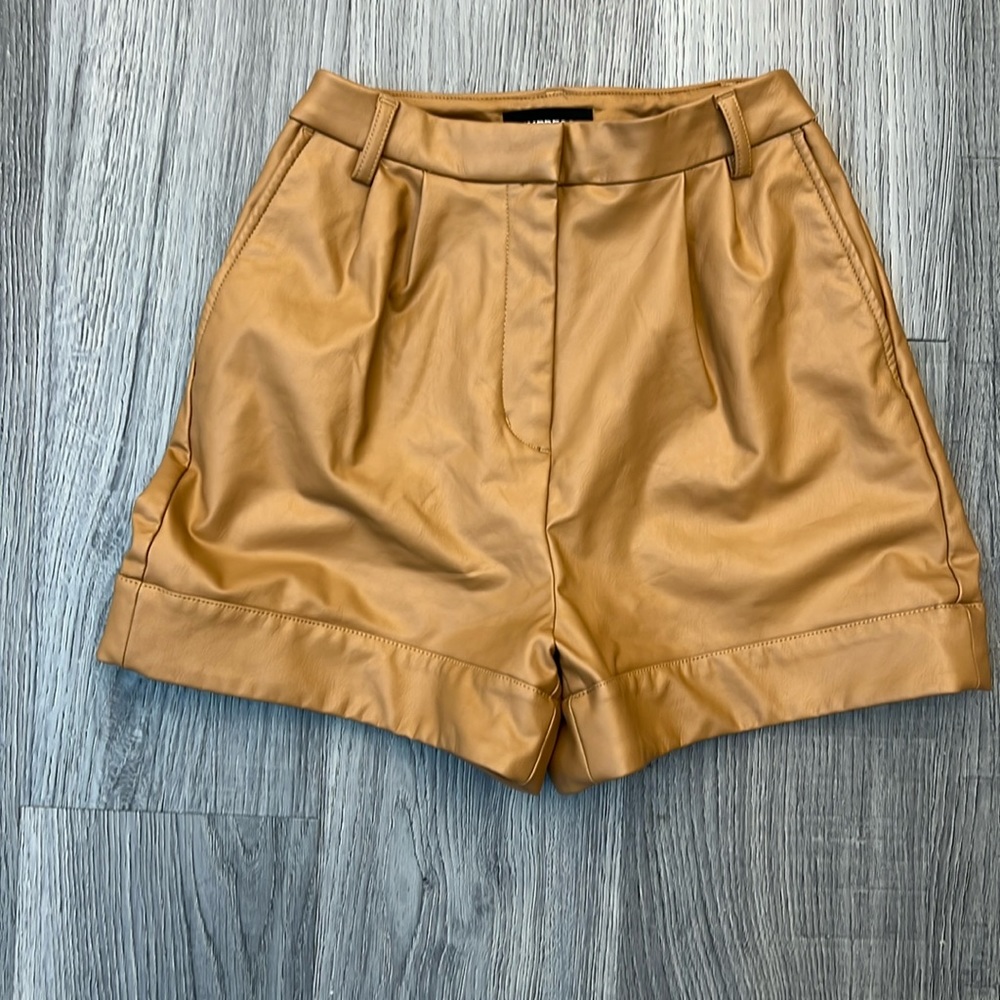 EUC Express MIDI Extreme High Rise Faux Leather Shorts, size 00